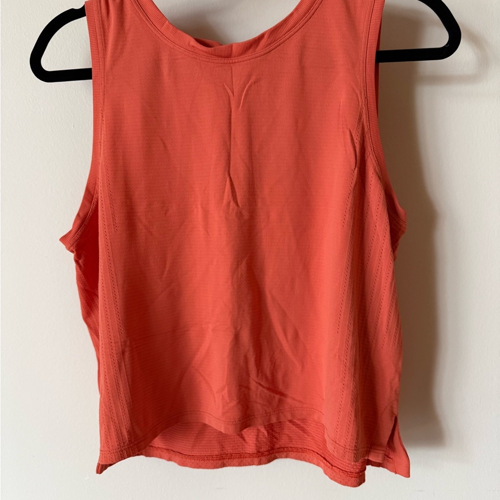 Lululemon Coral Cropped Tank Top Size 6 Athletic Workout Sleeveless